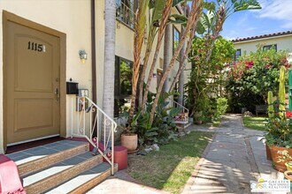 1115 S Ogden Dr in Los Angeles, CA - Building Photo - Building Photo