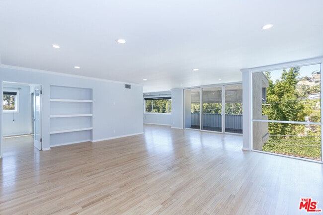 property at 1539 Laurel Ave