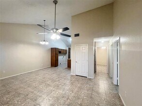 1108 Curtis Dr in Weatherford, TX - Building Photo - Building Photo