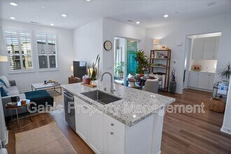26955 W Prospector Rd in Valencia, CA - Building Photo - Building Photo
