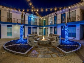 Vintage Pads in Arlington, TX - Building Photo