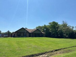 885 Box Car Rd in Lufkin, TX - Building Photo - Building Photo