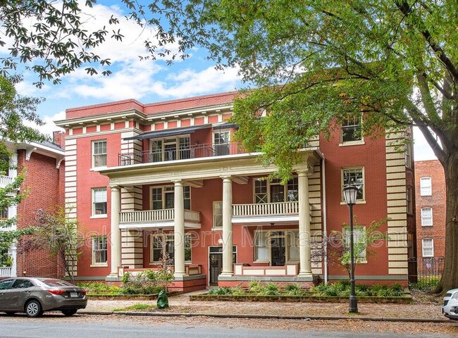 2806 Monument Ave in Richmond, VA - Building Photo - Building Photo