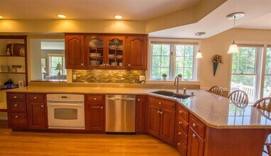 101 Brookside Dr in Williston, VT - Building Photo - Building Photo