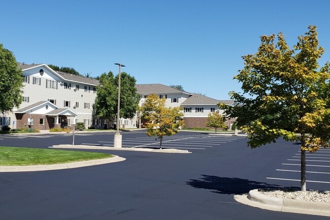 Legacy Park Estates in Mankato, MN - Building Photo - Building Photo