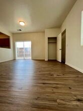 708 Meadow Grove Ct in Bakersfield, CA - Building Photo - Building Photo
