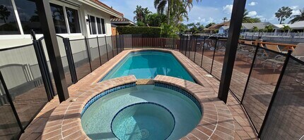 4011 NE 27th Terrace in Lighthouse Point, FL - Building Photo - Building Photo