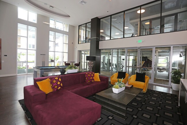 Camden Glendale in Glendale, CA - Building Photo - Interior Photo
