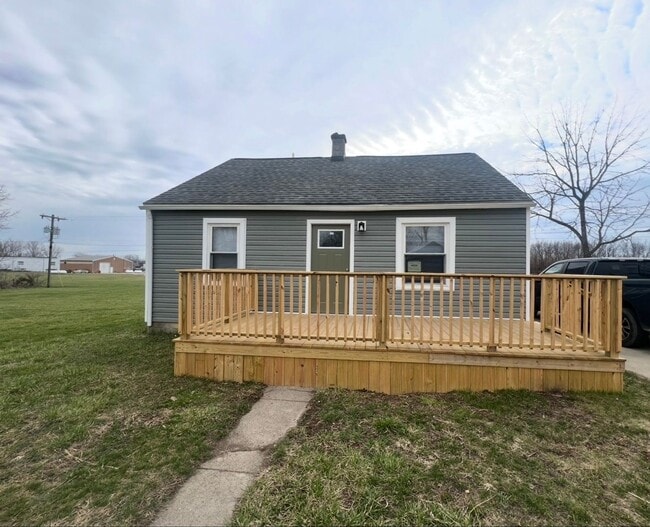 property at 405 E Cowing Dr