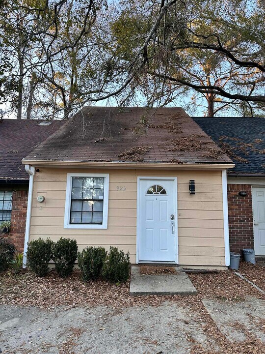 922 S Lipona Rd in Tallahassee, FL - Building Photo