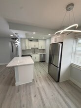 216 Normandy Ln in Delray Beach, FL - Building Photo - Building Photo