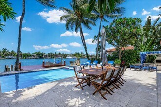 56 S Hibiscus Dr in Miami Beach, FL - Building Photo - Building Photo