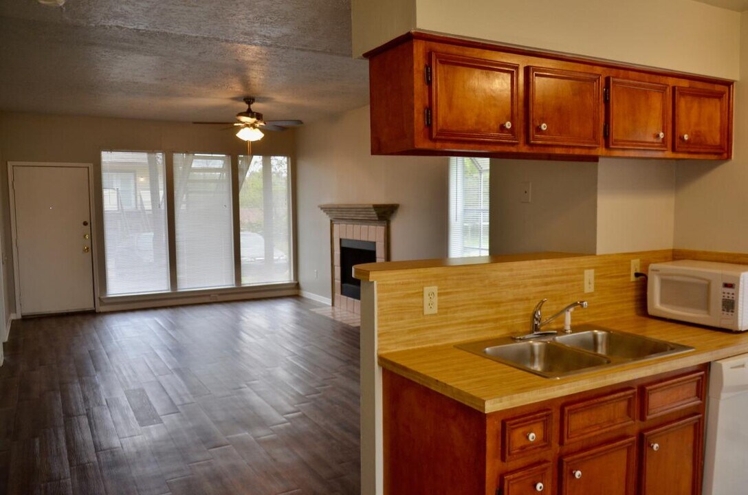 908 Pearl St in Nacogdoches, TX - Building Photo