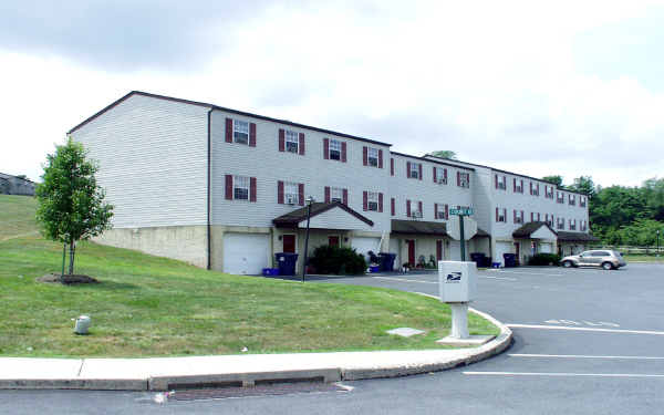 21 Court D in Schwenksville, PA - Foto de edificio