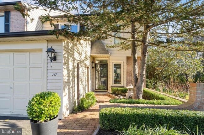 70 Sutphin Pnes in Yardley, PA - Building Photo - Building Photo