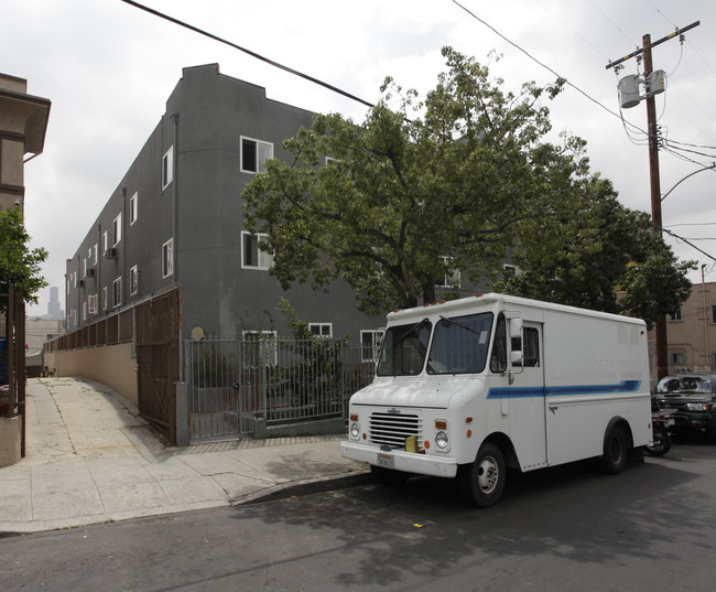 Grandview Apartments in Los Angeles, CA - Foto de edificio - Building Photo