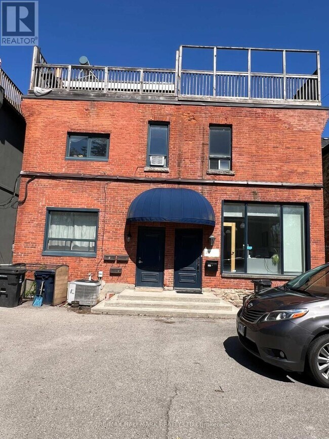266-266 Avenue Rd in Toronto, ON - Building Photo - Building Photo