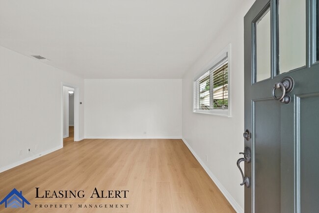 24518 Apple St in Santa Clarita, CA - Building Photo - Building Photo