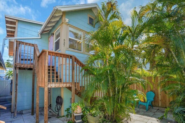 537 6th St N, Unit 537 6th St N in St. Petersburg, FL - Foto de edificio - Building Photo