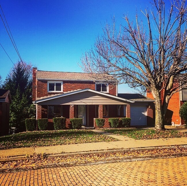 818 Broadway Ave in East Mckeesport, PA - Building Photo - Building Photo