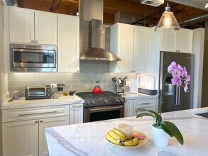 2511 W Moffat St in Chicago, IL - Building Photo - Building Photo