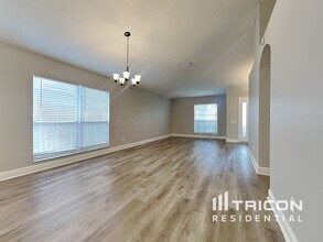 10434 Soaring Eagle Dr in Riverview, FL - Foto de edificio - Building Photo