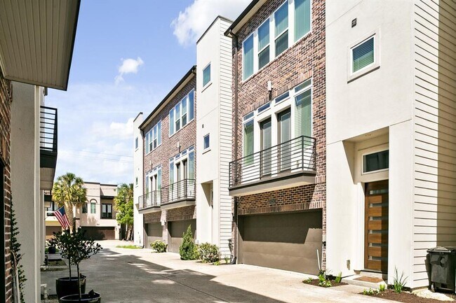 property at 5521 Larkin St