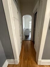 611 W Prospect St, Unit 2 in Marshall, MI - Foto de edificio - Building Photo