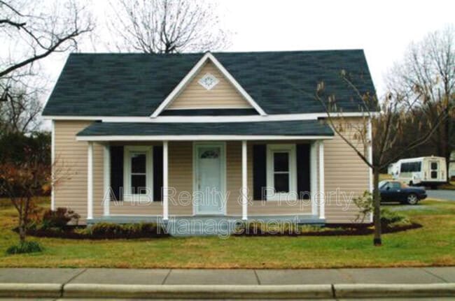 property at 401 Poplar St