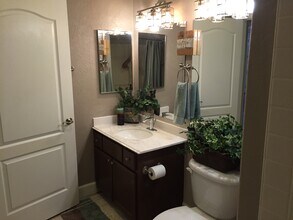 1501 Secret Ravine Pky, Unit 1814 in Roseville, CA - Foto de edificio - Building Photo