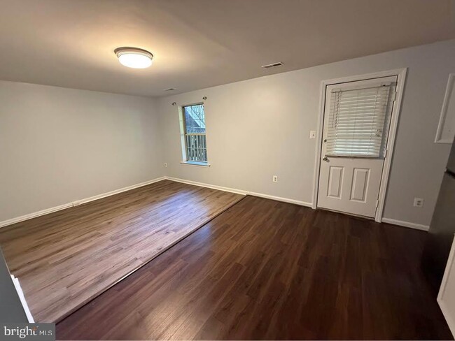 14941 Enterprise Ln in Woodbridge, VA - Building Photo - Building Photo