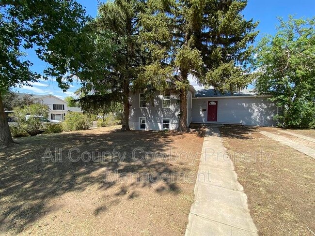 property at 1203 E Canby St