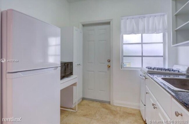 1229 Euclid Ave in Miami Beach, FL - Building Photo - Building Photo