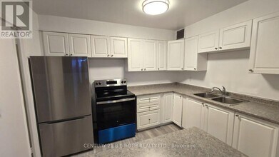 2 Grove St E in Barrie, ON - Building Photo - Building Photo