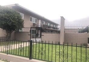 5461 Kingsley St in Montclair, CA - Building Photo