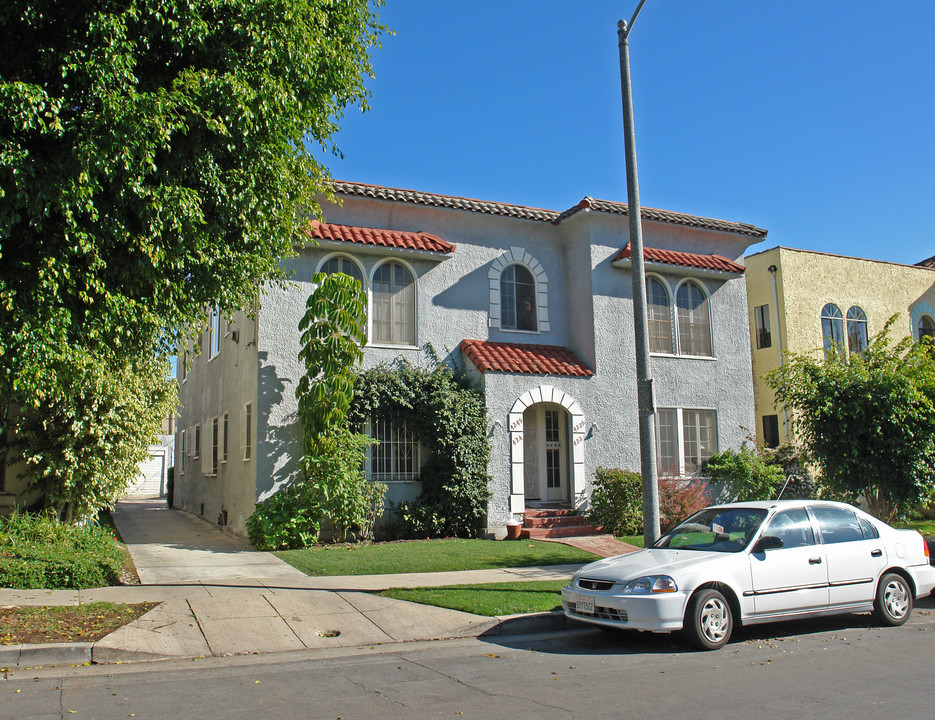 422 N Spaulding Ave in Los Angeles, CA - Building Photo