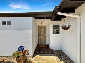 5102 Enelra Pl in San Diego, CA - Building Photo - Building Photo