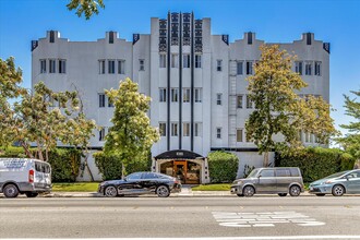 Whipple Manor in Redwood City, CA - Building Photo - Building Photo