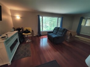 101 Southwood Dr in Vestal, NY - Foto de edificio - Building Photo