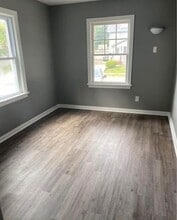 972 Hunt St in Akron, OH - Foto de edificio - Building Photo