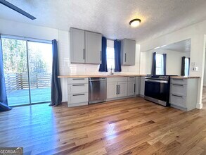 515 Lake Joyce Ln in Fairburn, GA - Building Photo - Building Photo