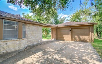 7523 Antoine Dr in Houston, TX - Building Photo - Building Photo