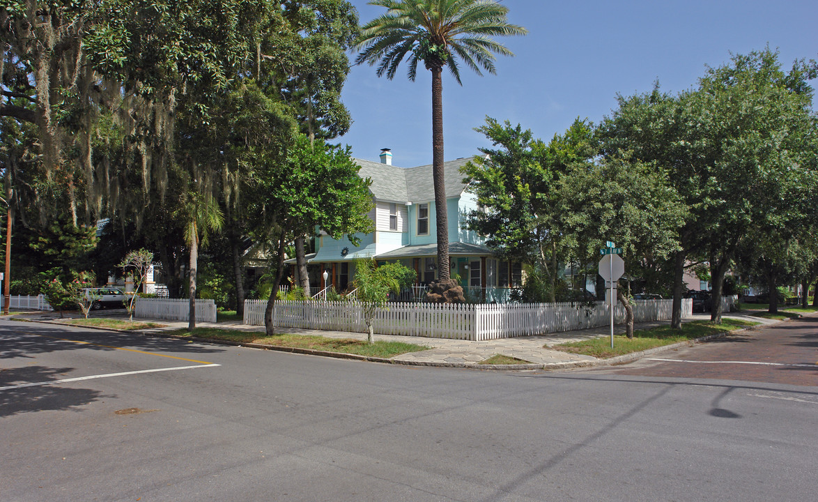 301 7th Ave N in St. Petersburg, FL - Building Photo