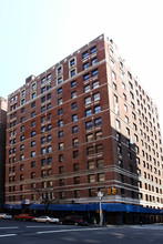 300 West End Ave in New York, NY - Building Photo - Building Photo