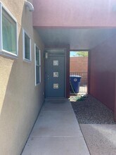 1668 Bull Lea Dr SE in Albuquerque, NM - Building Photo - Building Photo