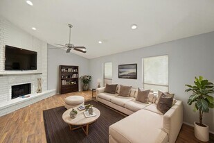 6811 Tara Blue Ridge Dr in Richmond, TX - Building Photo