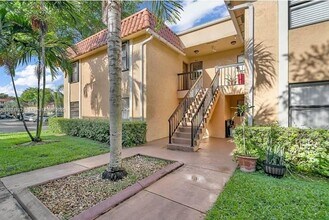9728 Hammocks Blvd in Miami, FL - Building Photo - Building Photo