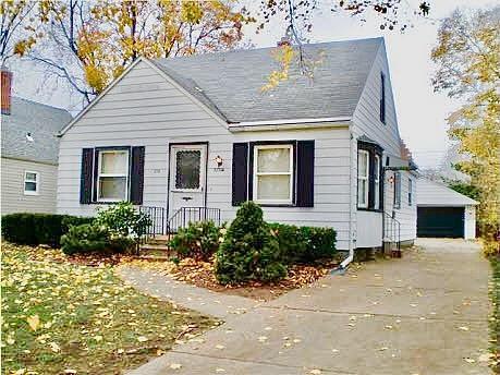 property at 3713 Roanoke Rd