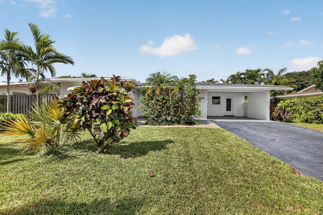 5731 NE 17th Terrace in Fort Lauderdale, FL - Building Photo - Building Photo