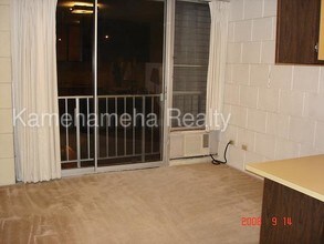 2845 Waialae Ave in Honolulu, HI - Building Photo - Building Photo